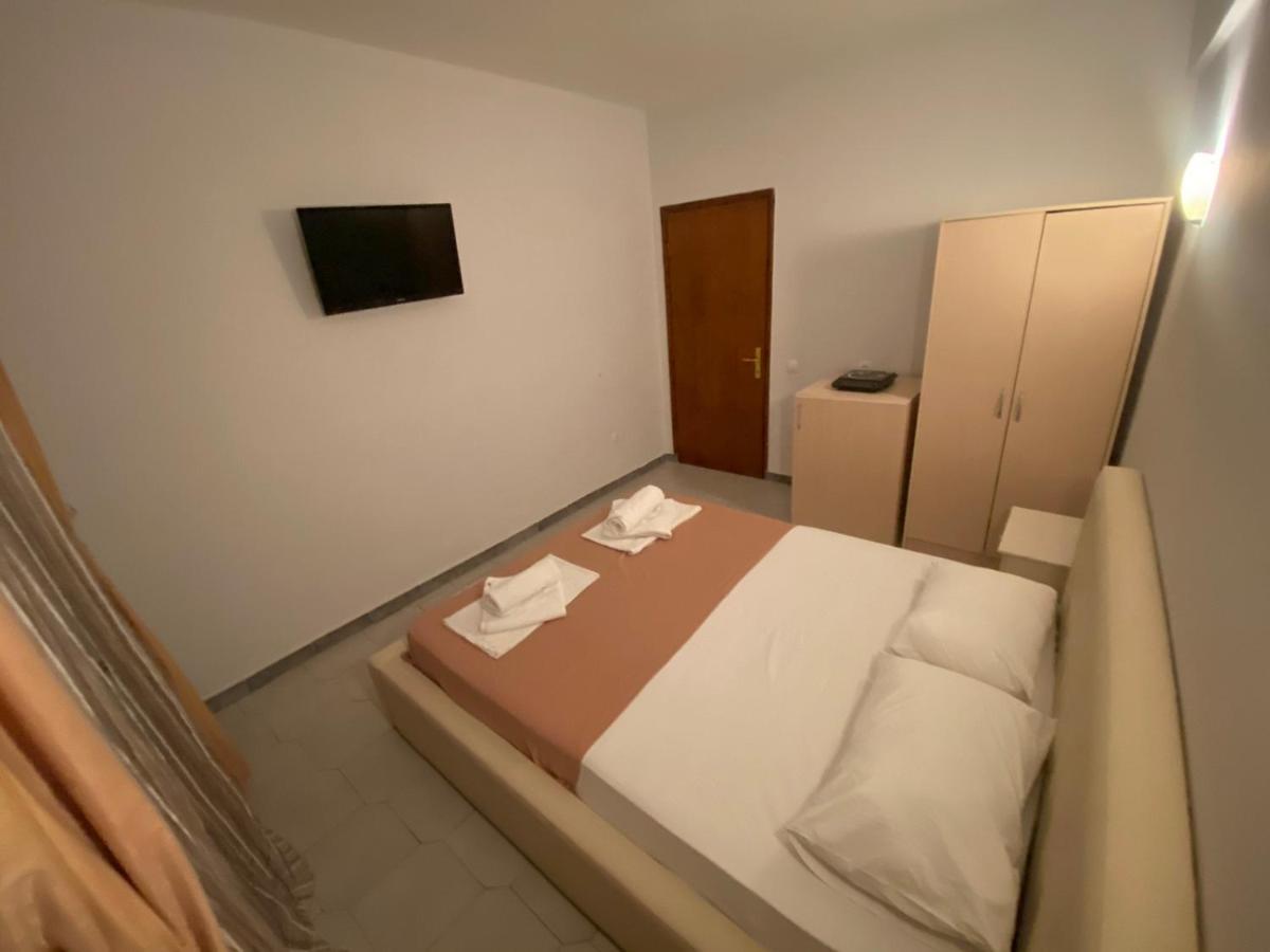Delfino Hotel Mola Kalyva Eksteriør billede